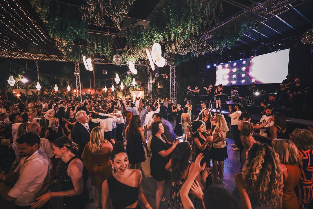 Ayvalık Düğün Orkestrası - Artı Bir Orkestrası